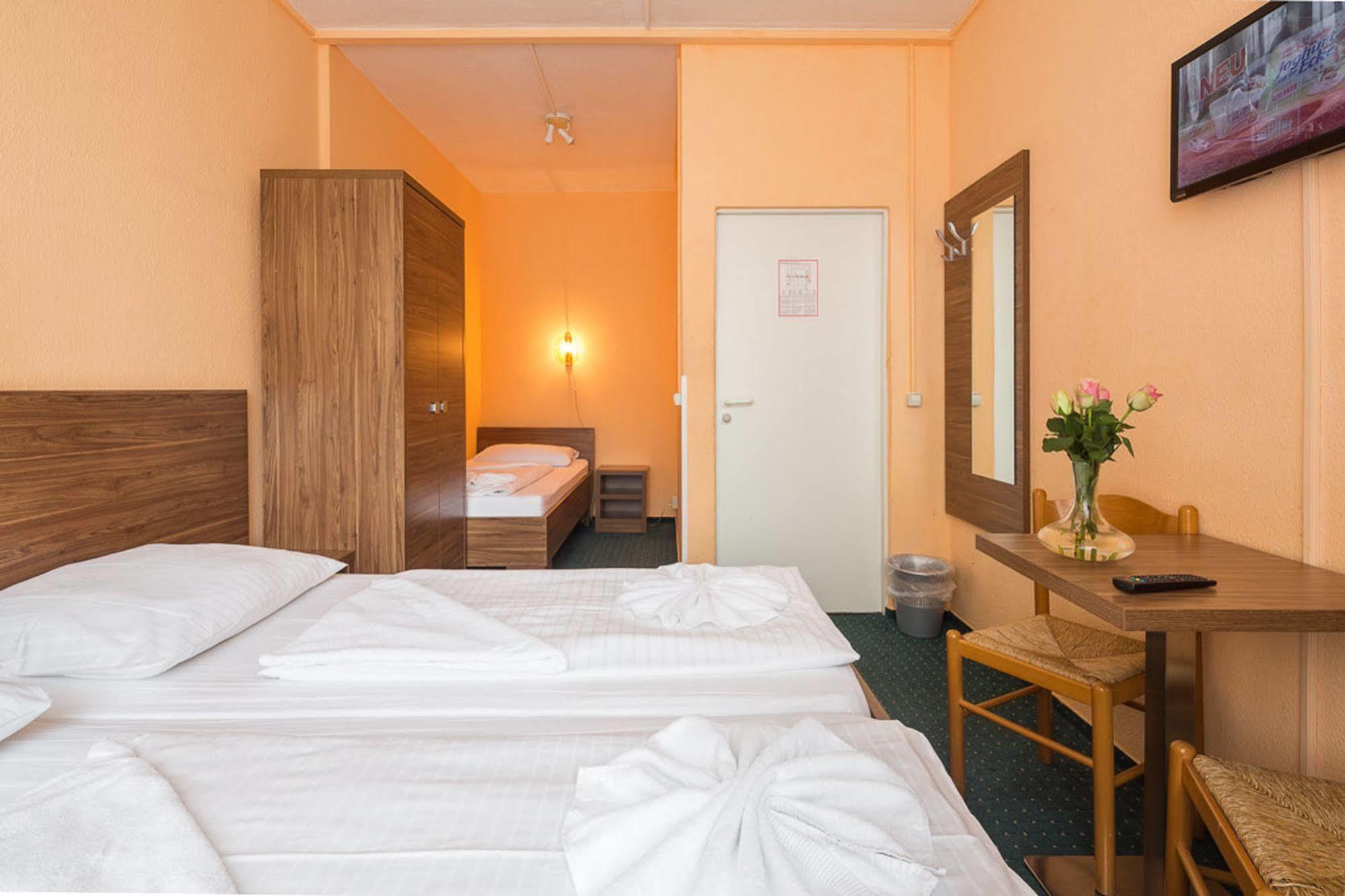 City Hotel Ansbach Am Kadewe Berlin Exterior photo