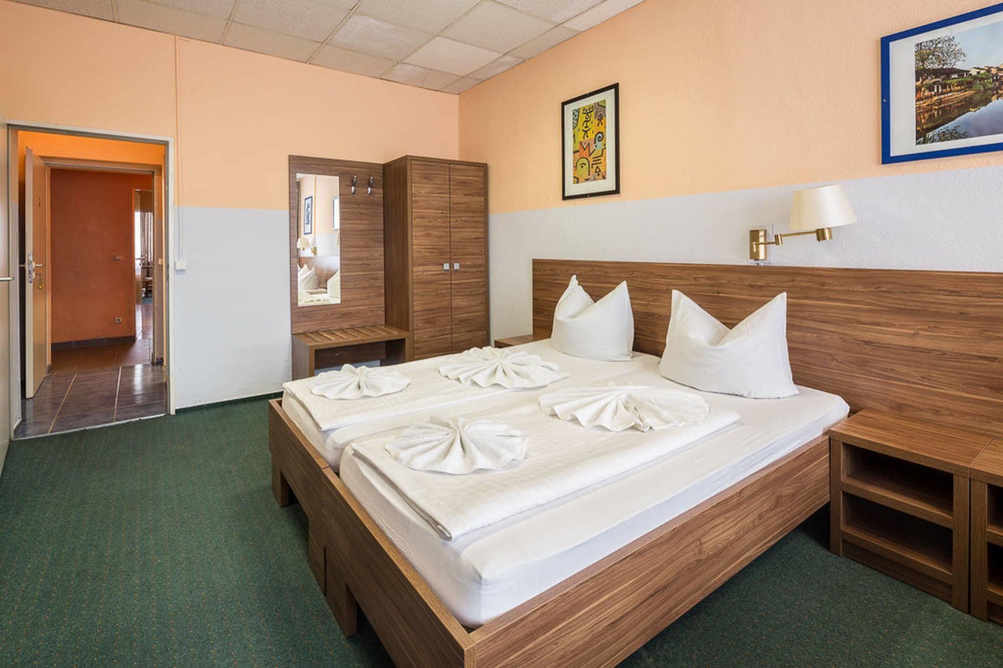 City Hotel Ansbach Am Kadewe Berlin Exterior photo