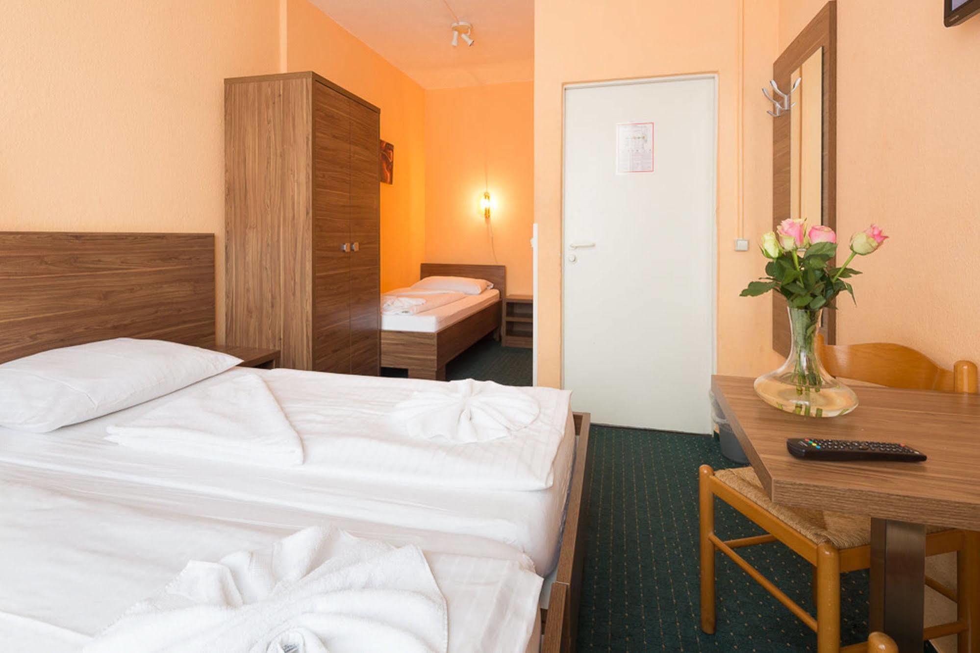 City Hotel Ansbach Am Kadewe Berlin Exterior photo